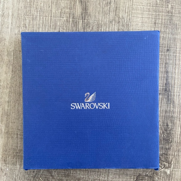 BNIB Swarovski Necklace Earrings Full Set - Picture 3 of 6